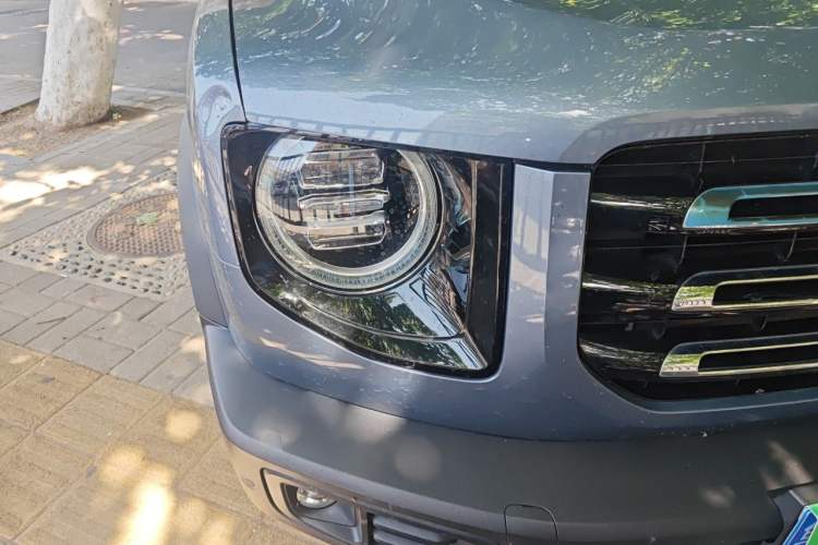 Used Haval DARGO 2021 1.5T DCT Two-Wheel Drive "Mǎquǎn" Edition Right Front Headlight