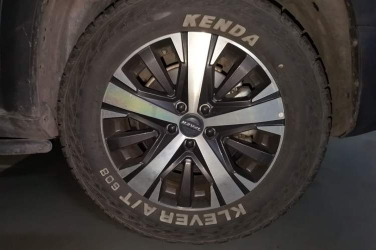 Used Haval DARGO 2021 1.5T DCT Two-Wheel Drive Husky Edition Right Front Wheel Hub