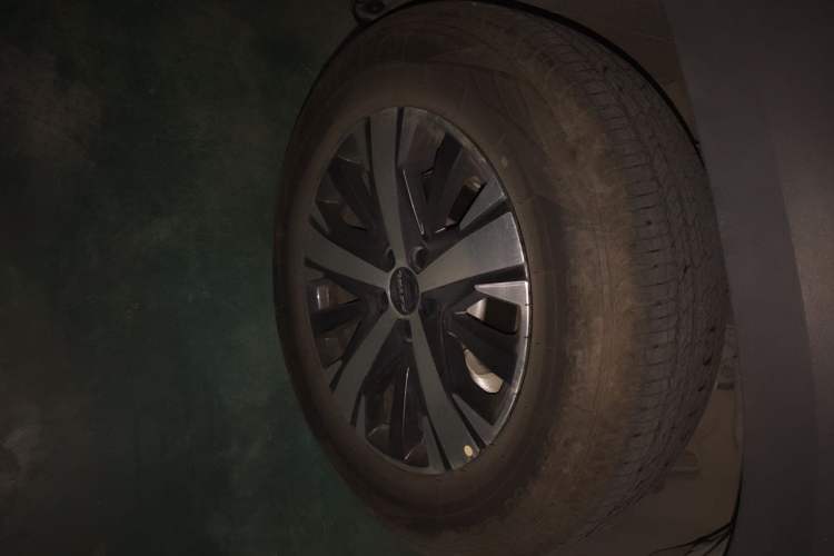Used Haval DARGO 2021 1.5T DCT Two-Wheel Drive Labrador Edition Right Front Wheel Hub