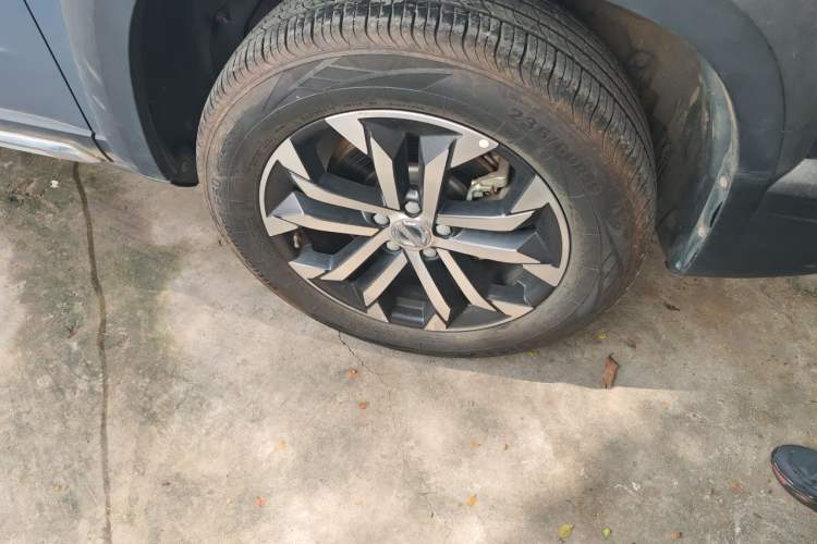Used Haval DARGO 2021 2.0T DCT Two-Wheel Drive Chinese Mastiff Edition Right Front Wheel Hub