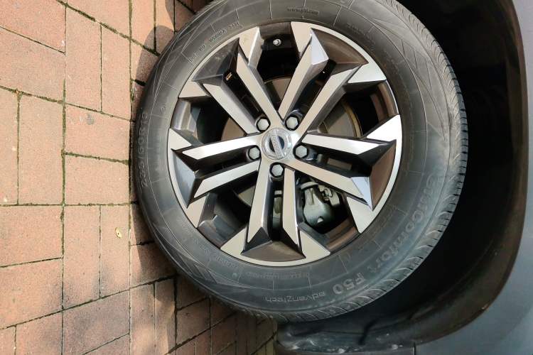 Used Haval DARGO 2021 1.5T DCT Two-Wheel Drive "Mǎquǎn" Edition Right Front Wheel Hub