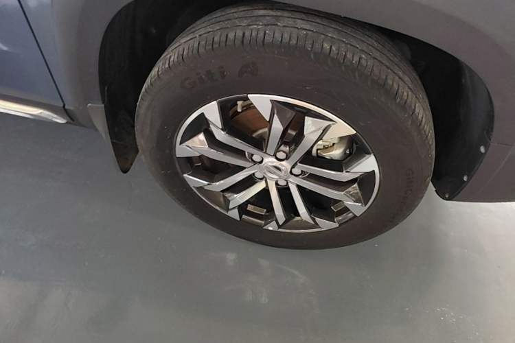 Used Haval DARGO 2021 2.0T DCT Two-Wheel Drive Chinese Mastiff Edition Right Front Wheel Hub
