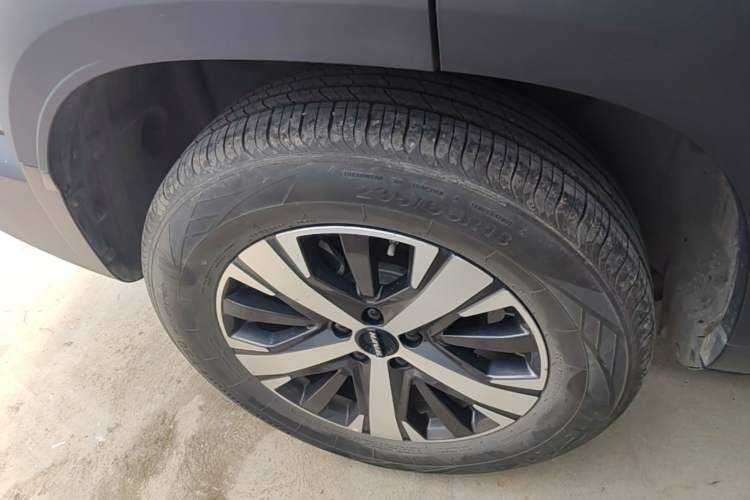 Used Haval DARGO 2021 1.5T DCT Two-Wheel Drive Labrador Edition Right Rear Wheel Hub