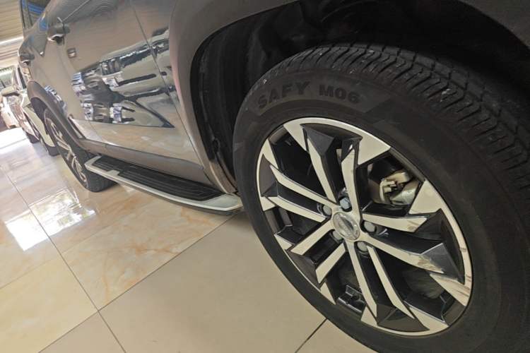Used Haval DARGO 2021 1.5T DCT Two-Wheel Drive "Mǎquǎn" Edition Right Side Sill