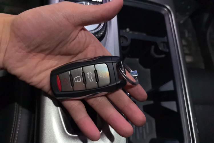 Used Haval DARGO 2021 1.5T DCT Two-Wheel Drive Husky Edition Vehicle Key