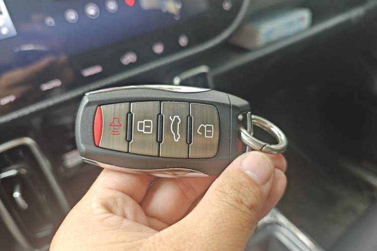 Used Haval DARGO 2021 2.0T DCT All-Wheel-Drive "Hao Tian Quan" Edition Vehicle Key