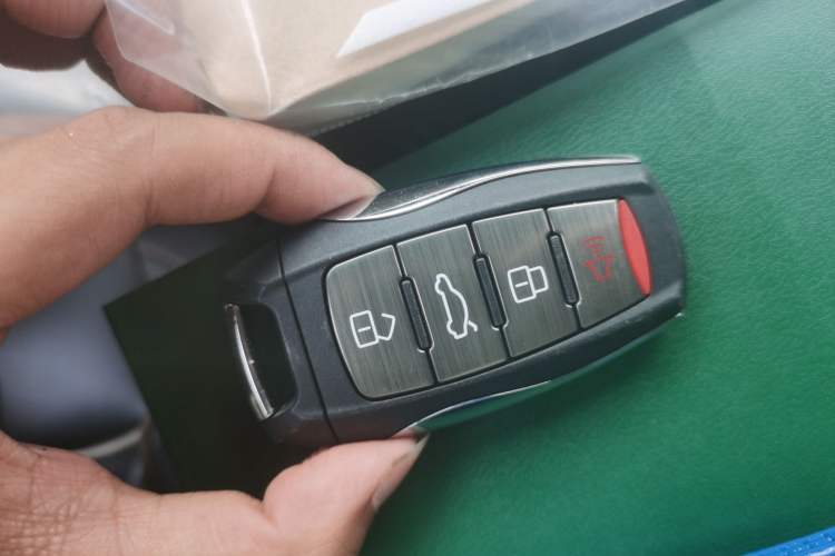 Used Haval DARGO 2021 2.0T DCT All-Wheel-Drive "Hao Tian Quan" Edition Vehicle Key