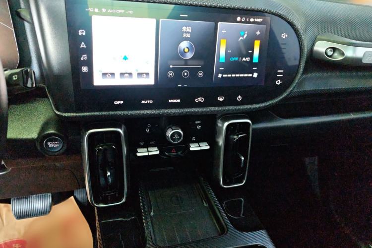 Used Haval DARGO 2021 1.5T DCT Two-Wheel Drive "Mǎquǎn" Edition Audio And AC Panel