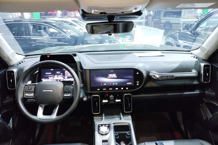 Used Haval DARGO 2021 1.5T DCT Two-Wheel Drive Labrador Edition Center Console