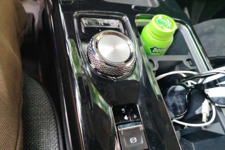 Used Haval DARGO 2021 Revised Version 1.5T DCT Two-Wheel Drive "Mǎquǎn" Edition Gear Lever
