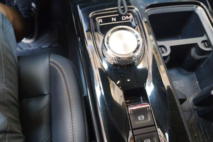 Used Haval DARGO 2021 1.5T DCT Two-Wheel Drive Border Collie - Wangcai Edition Gear Lever
