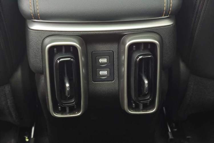 Used Haval DARGO 2021 2.0T DCT 4x4 Chinese Rural Dog Edition Interior 11