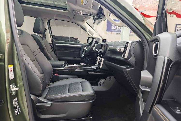 Used Haval DARGO 2021 2.0T DCT 4x4 Chinese Rural Dog Edition Interior 12