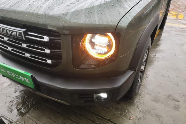 Used Haval DARGO 2021 1.5T DCT Two-Wheel Drive Labrador Edition Left Front Headlight
