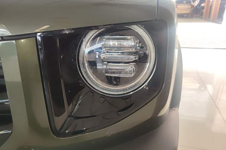 Used Haval DARGO 2021 1.5T DCT Two-Wheel Drive Labrador Edition Left Front Headlight