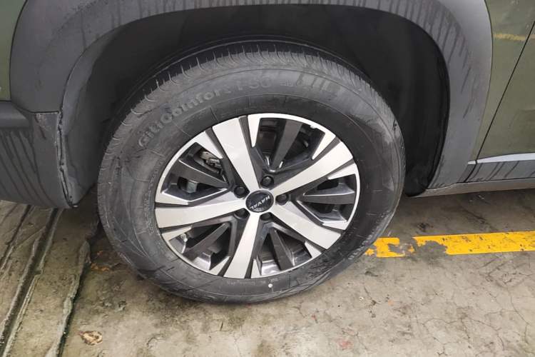 Used Haval DARGO 2021 1.5T DCT Two-Wheel Drive Labrador Edition Left Front Wheel Hub