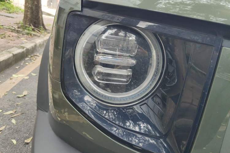 Used Haval DARGO 2021 1.5T DCT Two-Wheel Drive Husky Edition Right Front Headlight