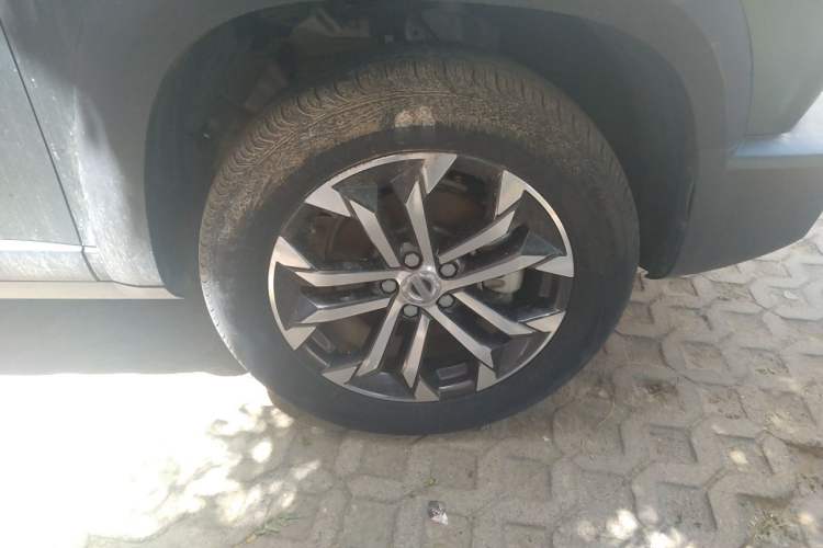 Used Haval DARGO 2021 1.5T DCT Two-Wheel Drive Border Collie Edition Right Front Wheel Hub