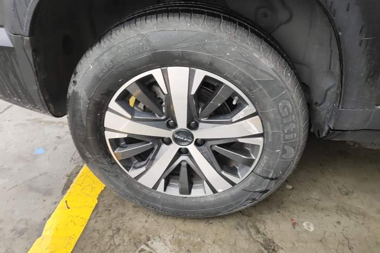 Used Haval DARGO 2021 1.5T DCT Two-Wheel Drive Labrador Edition Right Rear Wheel Hub