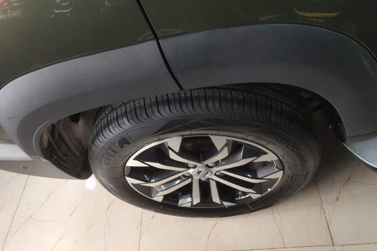Used Haval DARGO 2021 1.5T DCT Two-Wheel Drive "Mǎquǎn" Edition Right Rear Wheel Hub