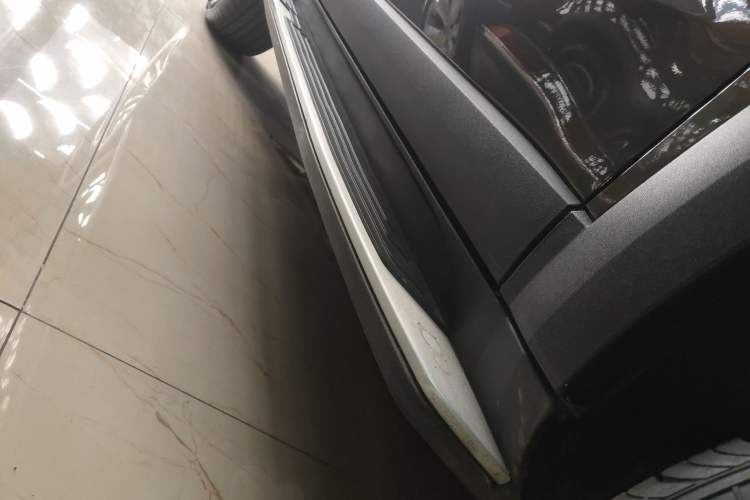 Used Haval DARGO 2021 1.5T DCT Two-Wheel Drive "Mǎquǎn" Edition Right Side Sill