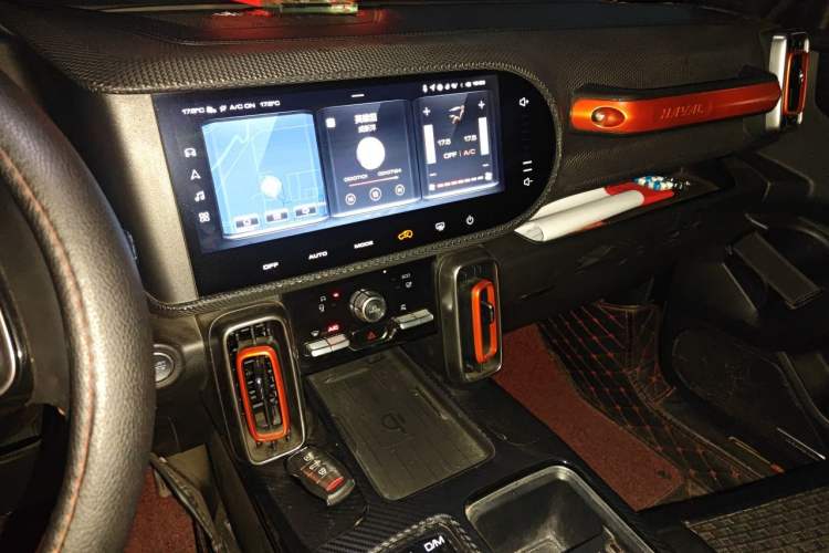 Used Haval DARGO 2021 2.0T DCT Two-Wheel Drive Chinese Mastiff Edition Audio And AC Panel