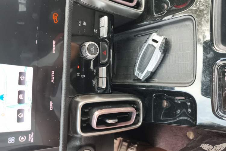 Used Haval DARGO 2021 1.5T DCT Two-Wheel Drive Border Collie Edition Audio And AC Panel