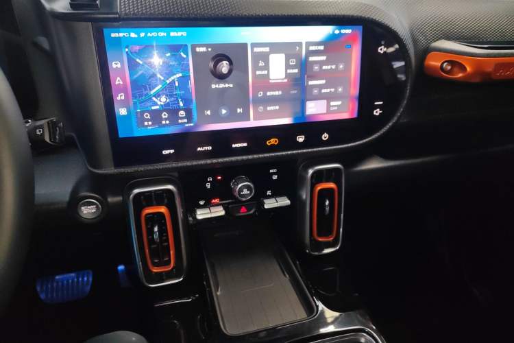 Used Haval DARGO 2021 1.5T DCT Two-Wheel Drive Border Collie Edition Audio And AC Panel