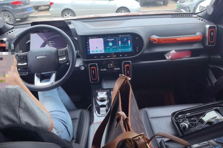 Used Haval DARGO 2021 1.5T DCT Two-Wheel Drive "Mǎquǎn" Edition Center Console