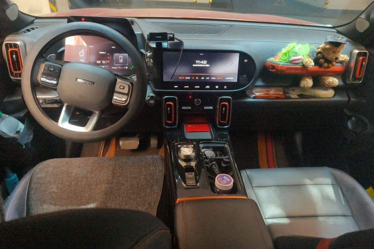 Used Haval DARGO 2021 Revised Version 2.0T DCT Four-Wheel Drive "Hao Tian Que" Edition Center Console