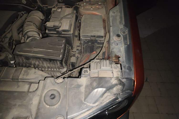 Used Haval DARGO 2021 2.0T DCT Two-Wheel Drive Chinese Mastiff Edition Engine Bay Left
