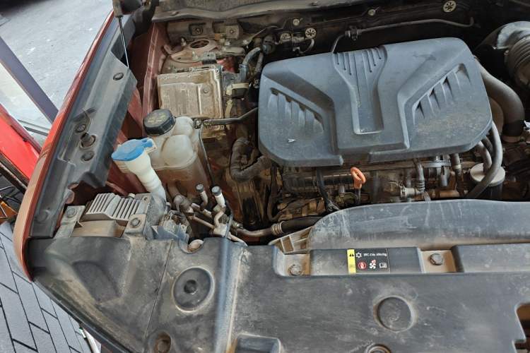 Used Haval DARGO 2021 2.0T DCT Two-Wheel Drive Chinese Mastiff Edition Engine Bay Right