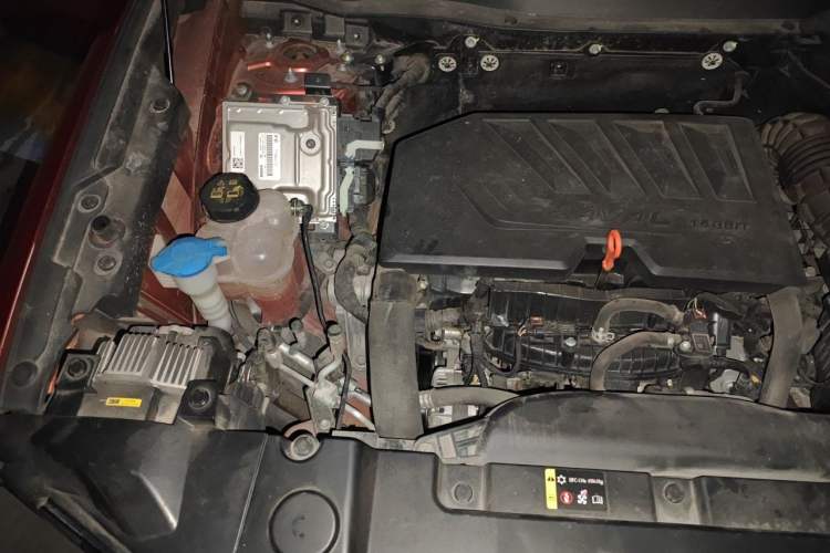 Used Haval DARGO 2021 1.5T DCT Two-Wheel Drive "Mǎquǎn" Edition Engine Bay Right