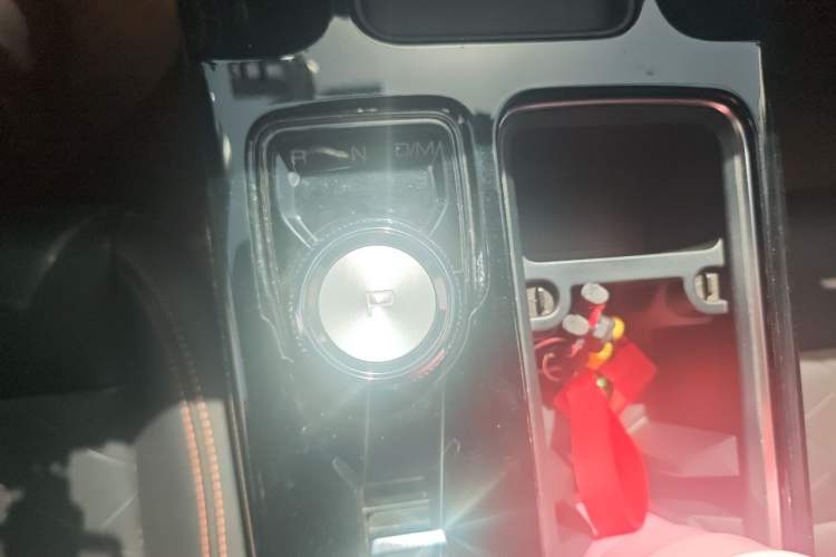 Used Haval DARGO 2021 1.5T DCT Two-Wheel Drive Border Collie - Wangcai Edition Gear Lever