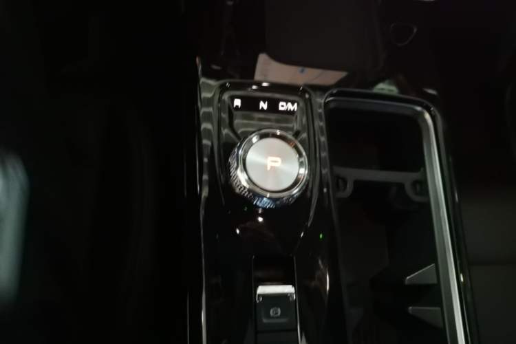 Used Haval DARGO 2021 1.5T DCT Two-Wheel Drive "Mǎquǎn" Edition Gear Lever