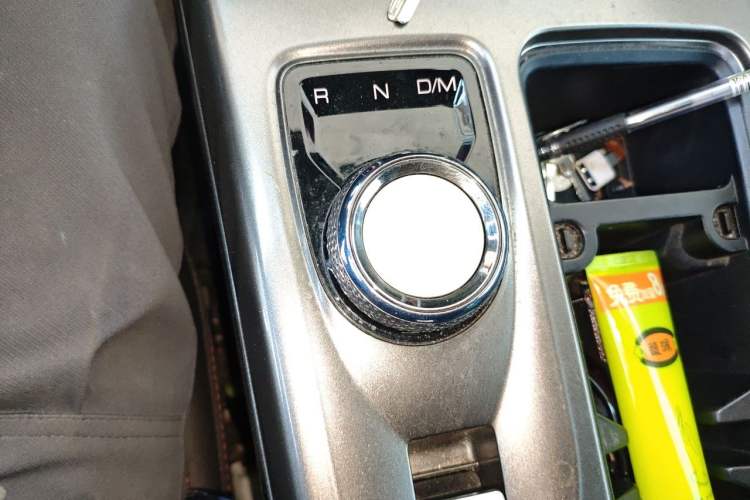 Used Haval DARGO 2021 1.5T DCT Two-Wheel Drive Labrador Edition Gear Lever