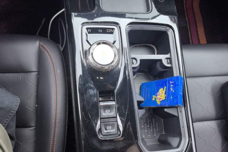 Used Haval DARGO 2021 1.5T DCT Two-Wheel Drive "Mǎquǎn" Edition Gear Lever