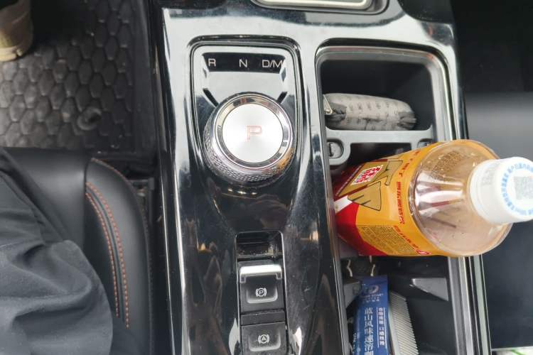 Used Haval DARGO 2021 1.5T DCT Two-Wheel Drive "Mǎquǎn" Edition Gear Lever