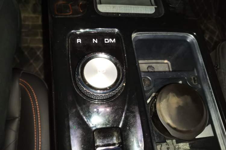 Used Haval DARGO 2021 1.5T DCT Two-Wheel Drive "Mǎquǎn" Edition Gear Lever