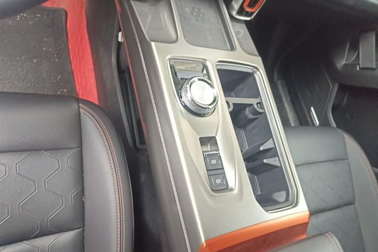 Used Haval DARGO 2021 1.5T DCT Two-Wheel Drive Labrador Edition Gear Lever