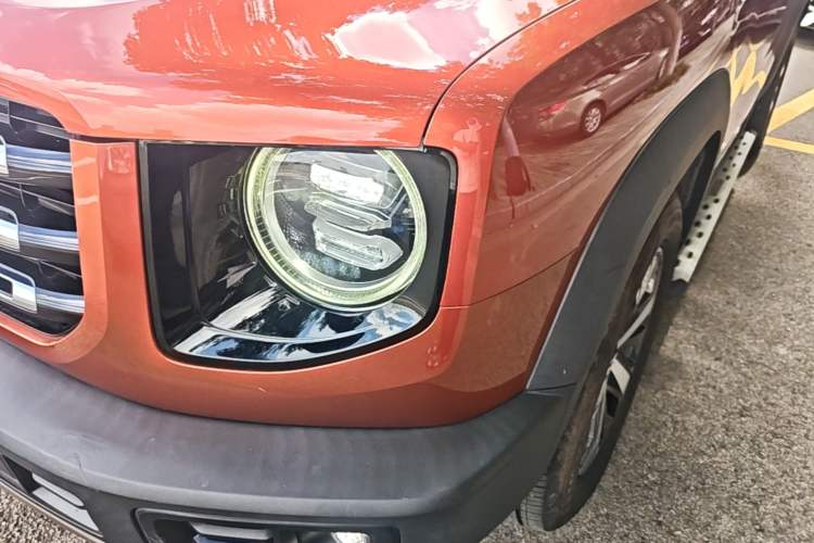 Used Haval DARGO 2021 1.5T DCT Two-Wheel Drive Labrador Edition Left Front Headlight