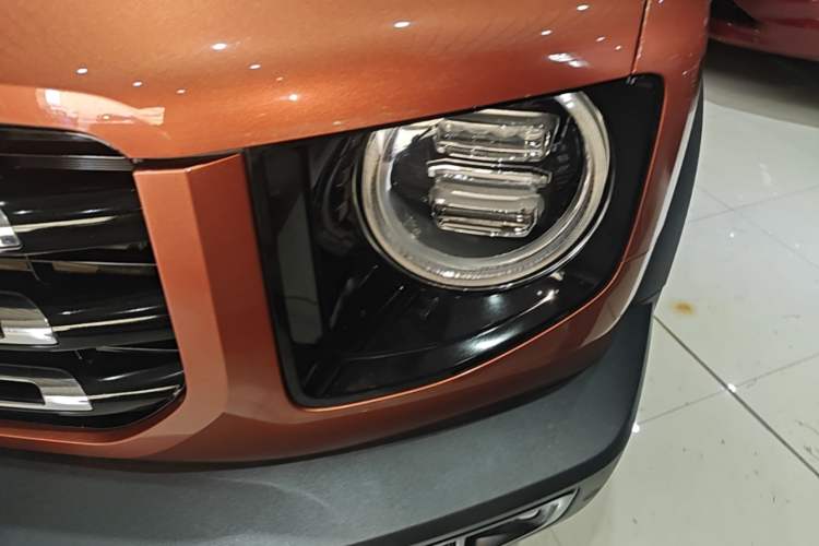 Used Haval DARGO 2021 1.5T DCT Two-Wheel Drive Border Collie Edition Left Front Headlight