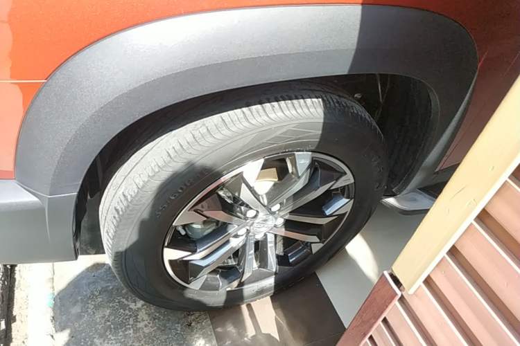 Used Haval DARGO 2021 1.5T DCT Two-Wheel Drive Border Collie Edition Left Front Wheel Hub