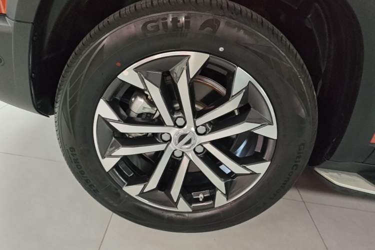 Used Haval DARGO 2021 Revised Version 1.5T DCT Two-Wheel Drive "Mǎquǎn" Edition Left Front Wheel Hub