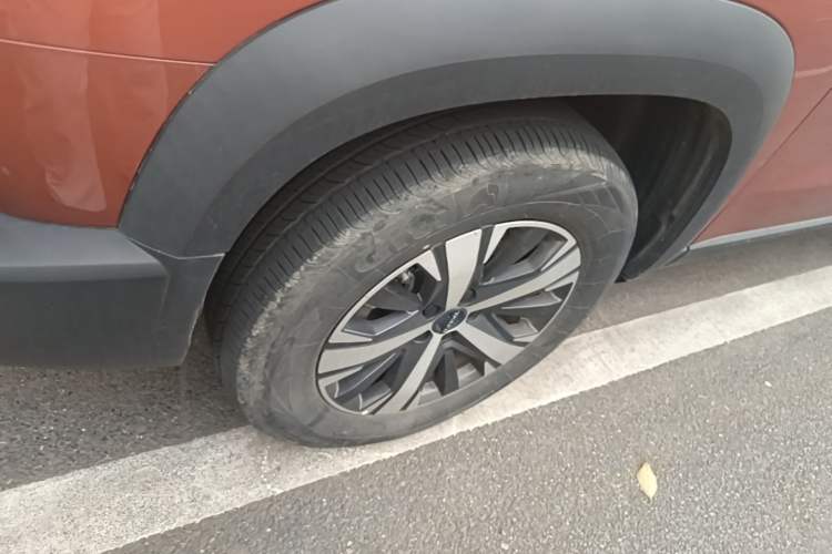 Used Haval DARGO 2021 1.5T DCT Two-Wheel Drive Labrador Edition Left Front Wheel Hub