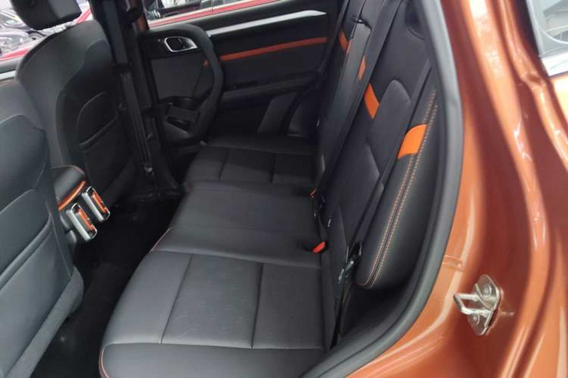 Used Haval DARGO 2021 2.0T DCT Two-Wheel Drive Chinese Mastiff Edition Left Rear Seat