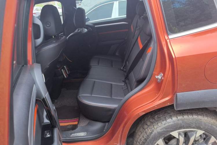 Used Haval DARGO 2021 1.5T DCT Two-Wheel Drive "Mǎquǎn" Edition Left Rear Seat