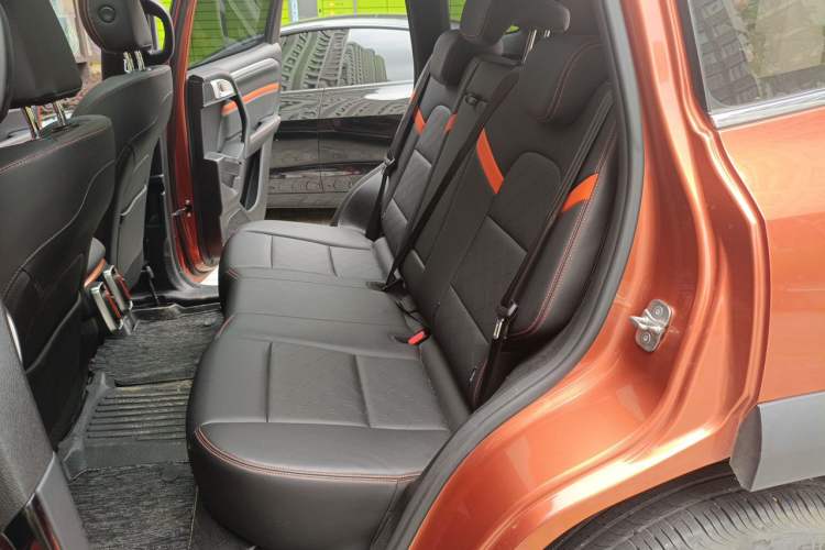 Used Haval DARGO 2021 1.5T DCT Two-Wheel Drive "Mǎquǎn" Edition Left Rear Seat