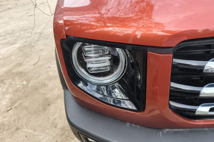 Used Haval DARGO 2021 1.5T DCT Two-Wheel Drive Border Collie Edition Right Front Headlight