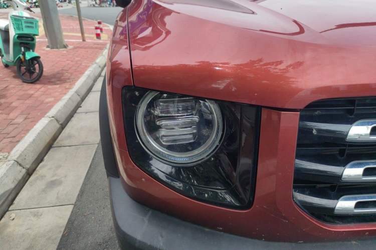Used Haval DARGO 2021 Updated Version 1.5T DCT Two-Wheel Drive – Wangcai Edition Right Front Headlight